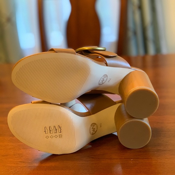 Brand New Michael Kors Shoes - Picture 6 of 8